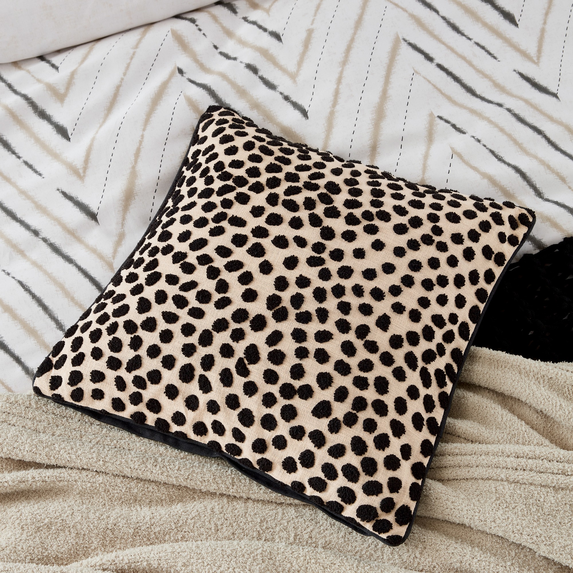 Nalu Mele Cushion By Nicole Scherzinger In Linen Black